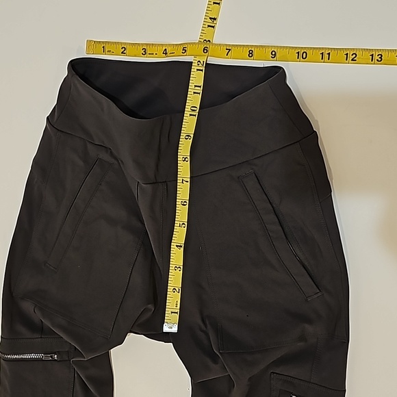 Athleta yoga Cargo Jogger Size 2 Black - Picture 7 of 12